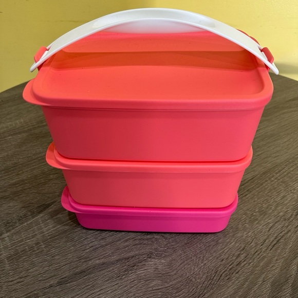 Tupperware - Picture 2 of 3